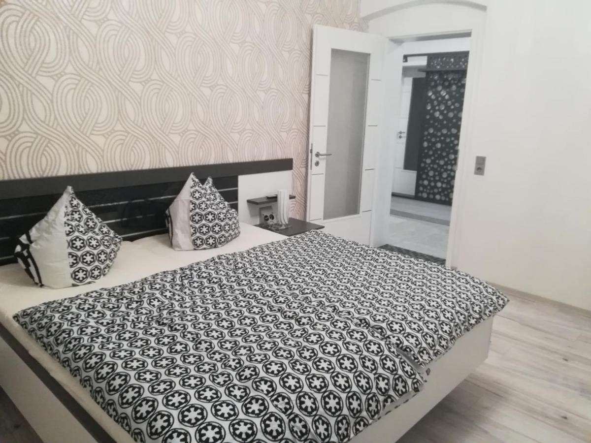 Hochwertige Ferienwohnung/Zentrumsnahe Lage! ライヒェンバッハ・イム・フォークトラント エクステリア 写真
